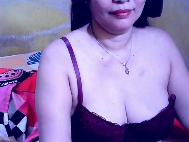 Carmela4u live cam on BongaCams