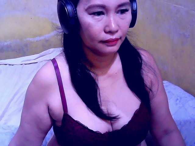 Carmela4u live cam on BongaCams