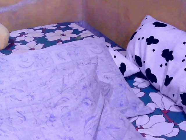 Carmela4u live cam on BongaCams