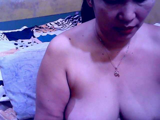 Carmela4u live cam on BongaCams
