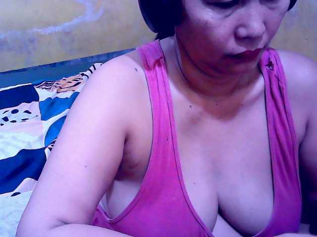 Carmela4u live cam on BongaCams