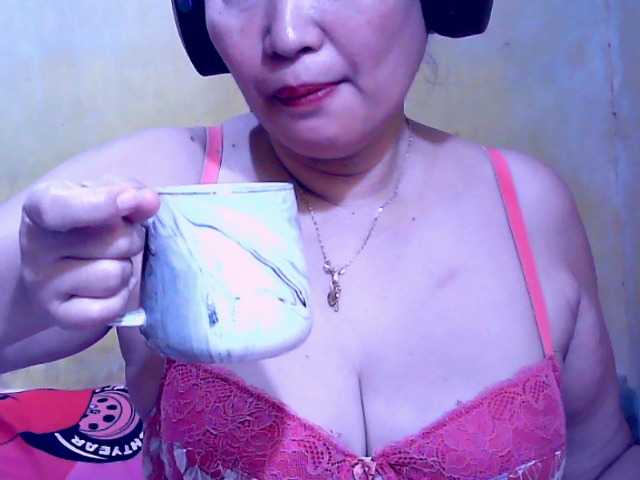 Carmela4u live cam on BongaCams