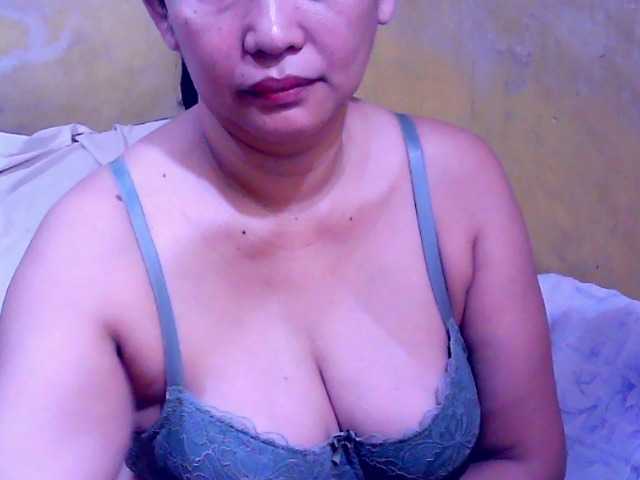 Carmela4u live webcam show