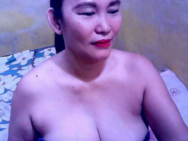 Carmela4u live cam on BongaCams