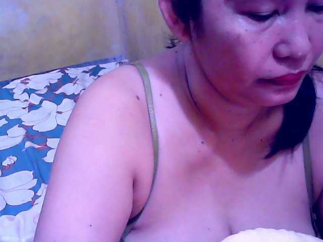Carmela4u live cam on BongaCams