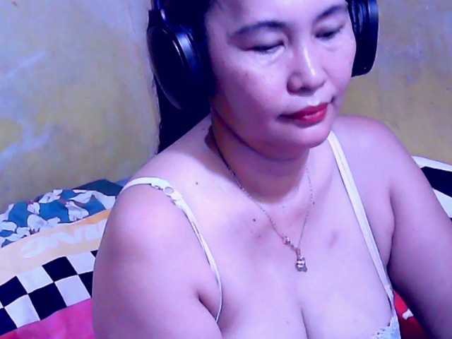 Carmela4u live cam on BongaCams