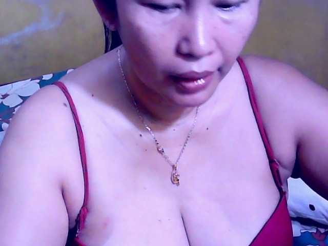 Carmela4u live cam on BongaCams