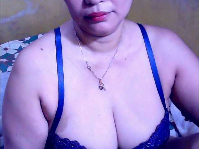 Carmela4u live cam on BongaCams