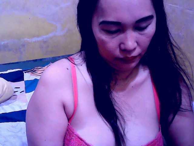 Carmela4u live cam on BongaCams
