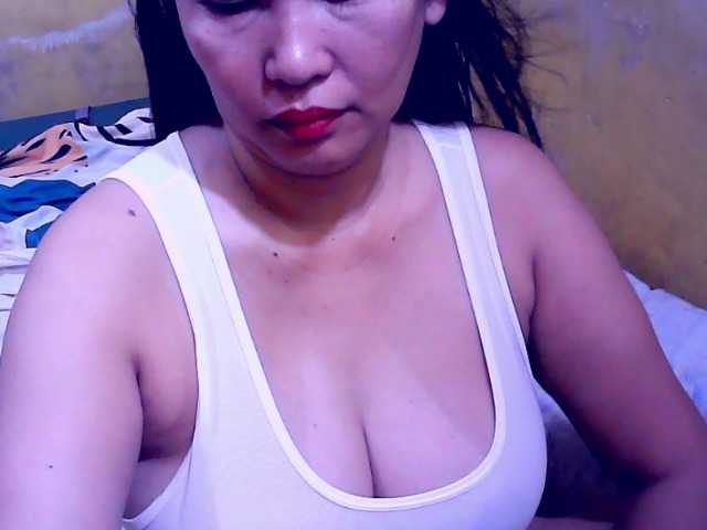 Carmela4u live cam on BongaCams