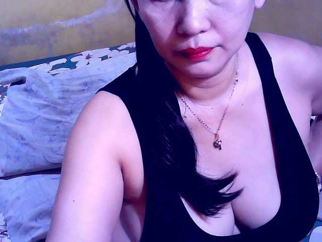 Carmela4u live cam on BongaCams