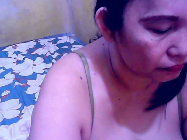 Carmela4u live cam on BongaCams