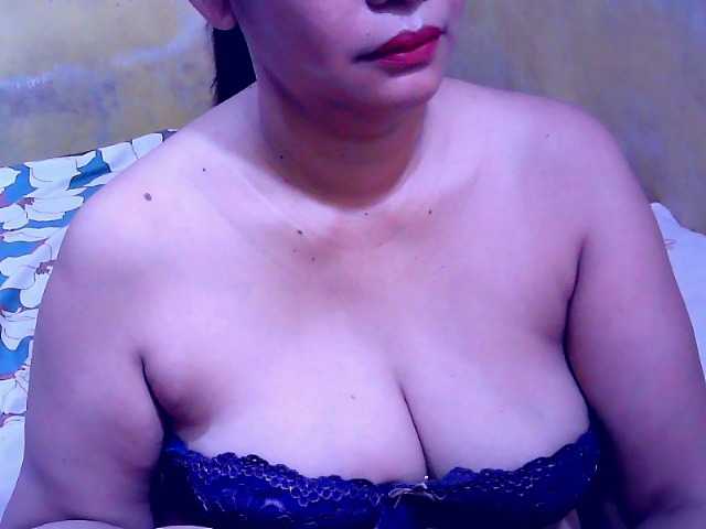 Carmela4u live cam on BongaCams