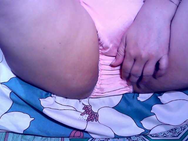 Carmela4u live cam on BongaCams
