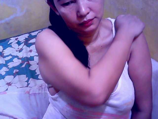 Carmela4u live cam on BongaCams