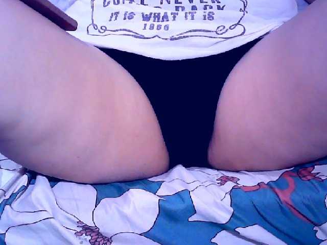 Carmela4u live cam on BongaCams