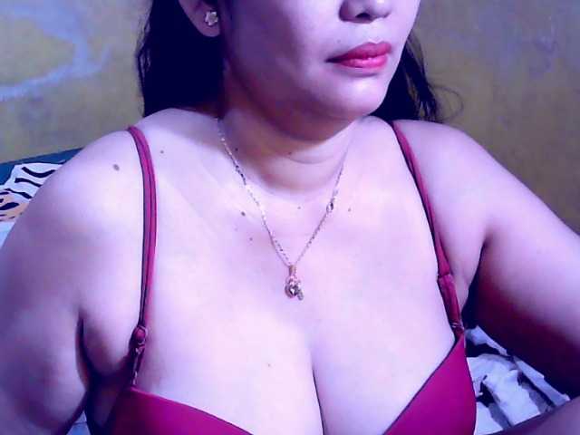 Carmela4u live cam on BongaCams