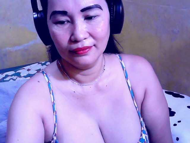 Carmela4u live cam on BongaCams