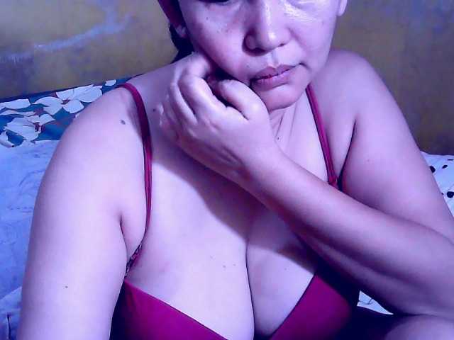 Carmela4u live cam on BongaCams