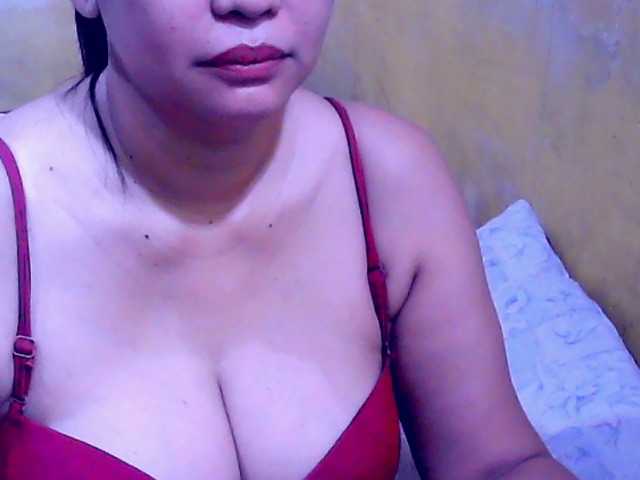 Carmela4u live cam on BongaCams