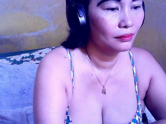 Carmela4u live cam on BongaCams