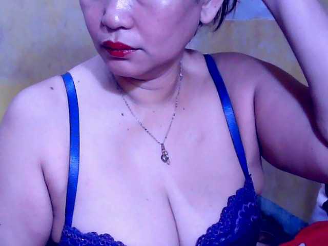Carmela4u live cam on BongaCams