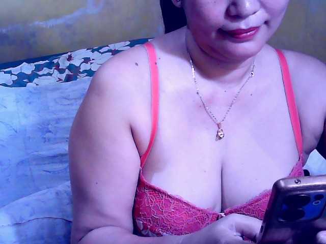 Carmela4u live cam on BongaCams