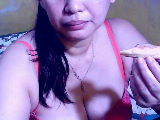 Carmela4u live cam on BongaCams