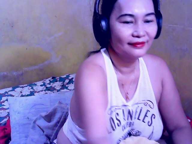 Carmela4u live cam on BongaCams