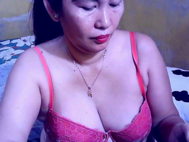 Carmela4u live cam on BongaCams