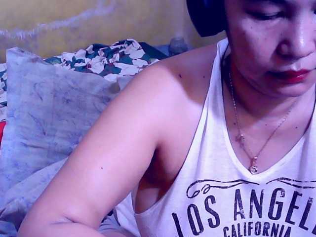 Carmela4u live cam on BongaCams