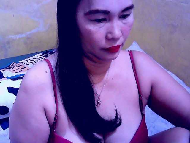 Carmela4u live cam on BongaCams