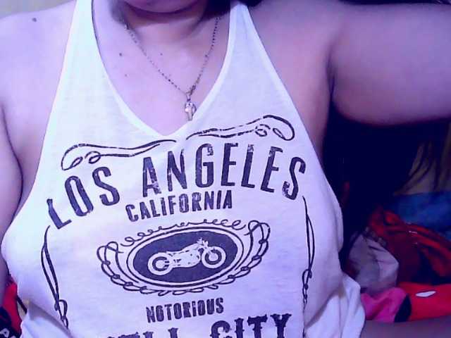 Carmela4u live cam on BongaCams