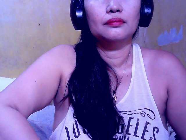Carmela4u live cam on BongaCams
