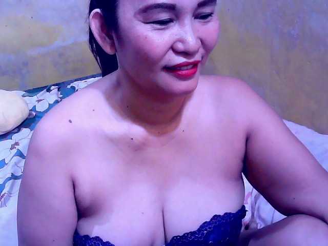 Carmela4u live cam on BongaCams