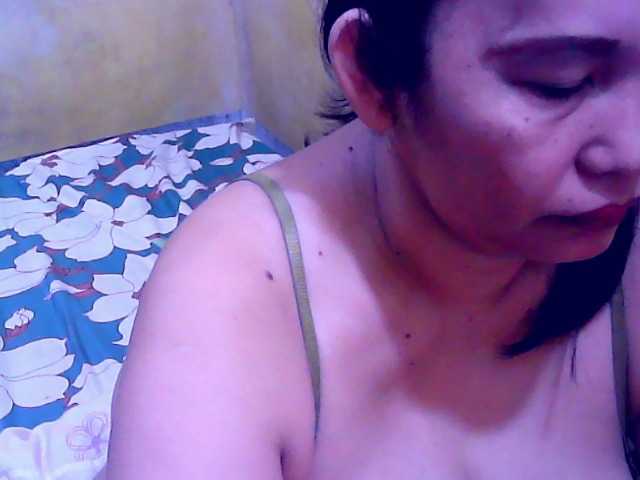 Carmela4u live cam on BongaCams