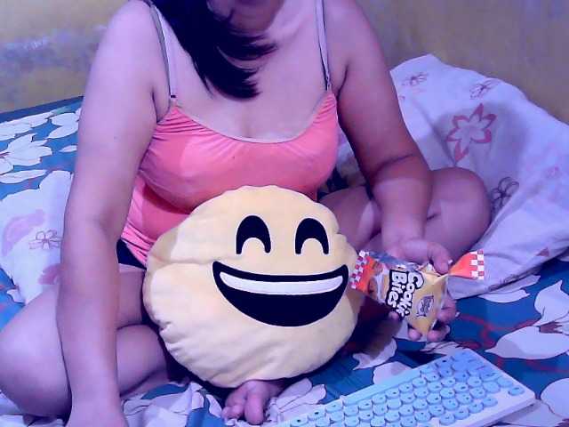 Carmela4u live cam on BongaCams