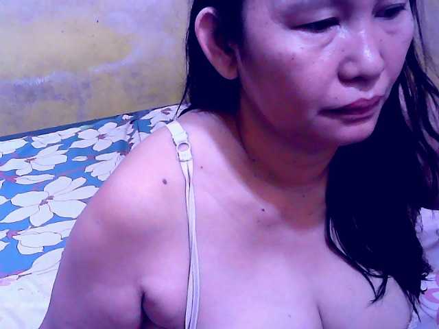 Carmela4u live cam on BongaCams