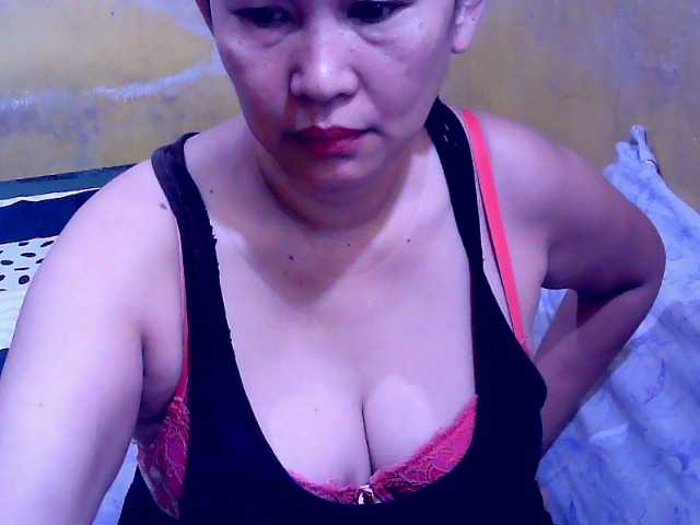 Carmela4u live cam on BongaCams
