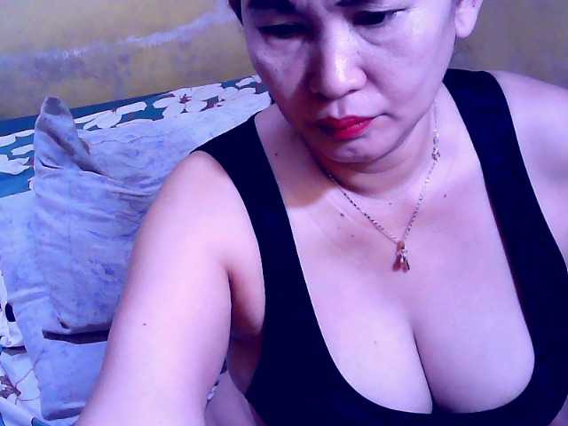 Carmela4u live cam on BongaCams