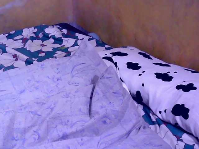 Carmela4u live cam on BongaCams