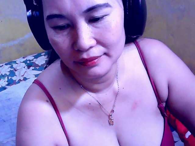 Carmela4u live cam on BongaCams