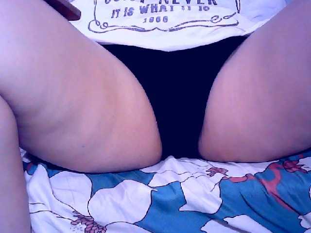 Carmela4u live cam on BongaCams