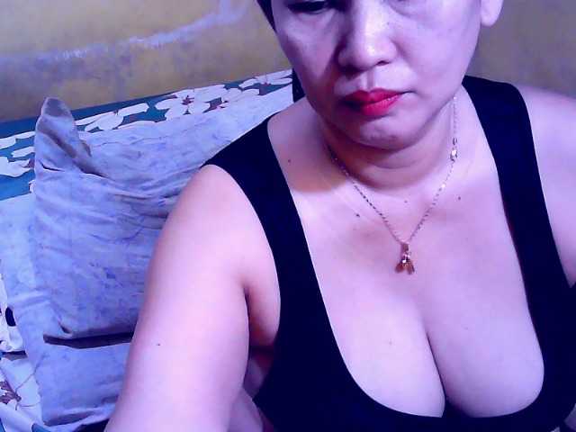Carmela4u live cam on BongaCams