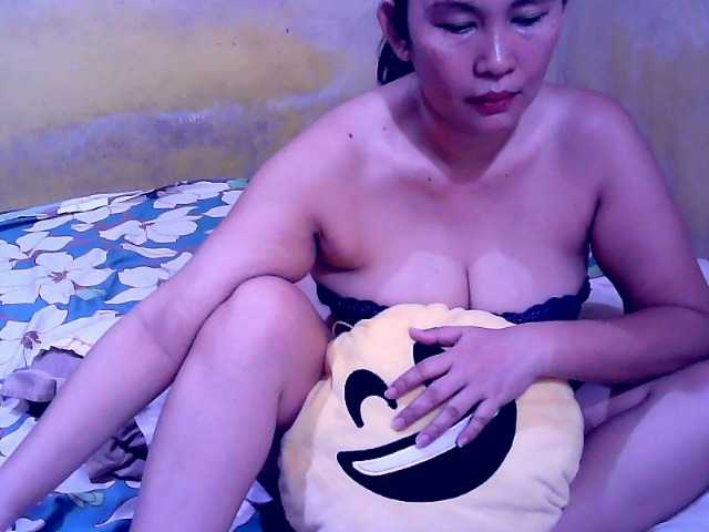 Carmela4u live cam on BongaCams