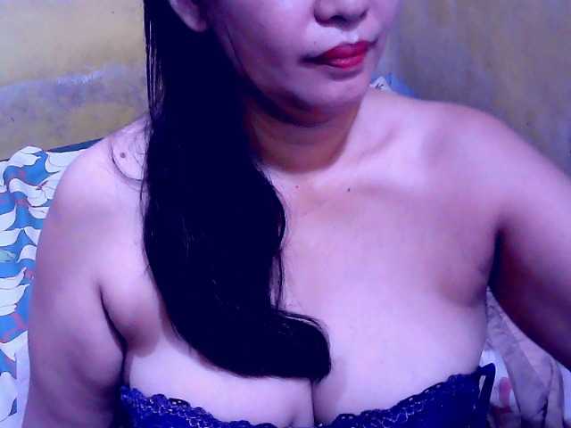 Carmela4u live cam on BongaCams
