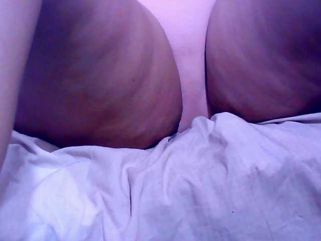 Carmela4u live cam on BongaCams