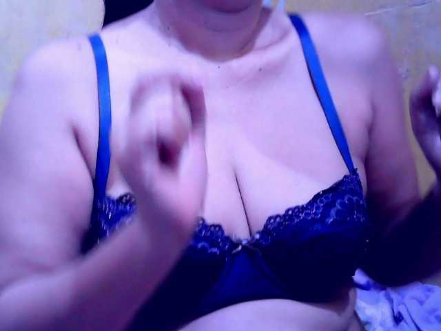 Carmela4u live webcam show