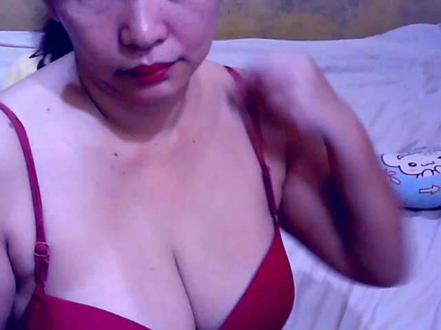 Carmela4u live cam on BongaCams