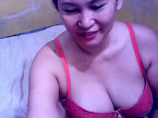 Carmela4u live cam on BongaCams